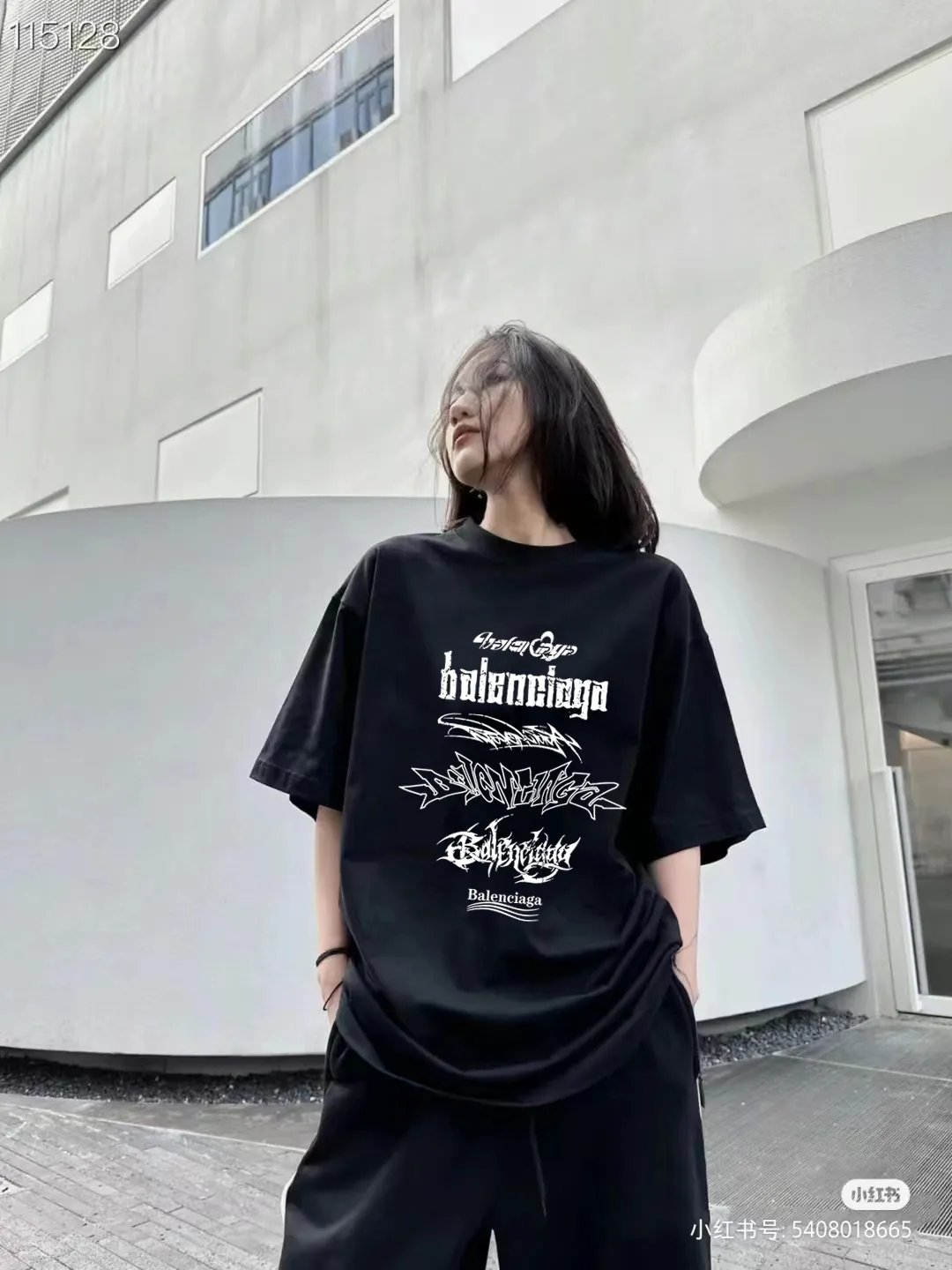 P80✨🔥 BALENCIAGA Paris lettering printed short-sleeved T-shirt. Custom-woven and dyed 300 grams of combed cotton heavyweight fabric. Zero color difference in threads. Perfect details. Different from the current currency version. Welcome to compare. Same Style for men and women. Must-sell in the picture above. Color: White Black Size: 1 2 3 4